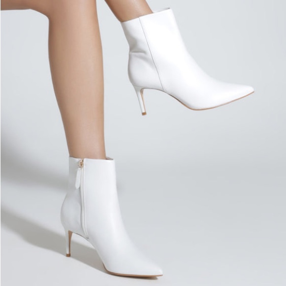Sam Edelman Olie White Ankle Boots